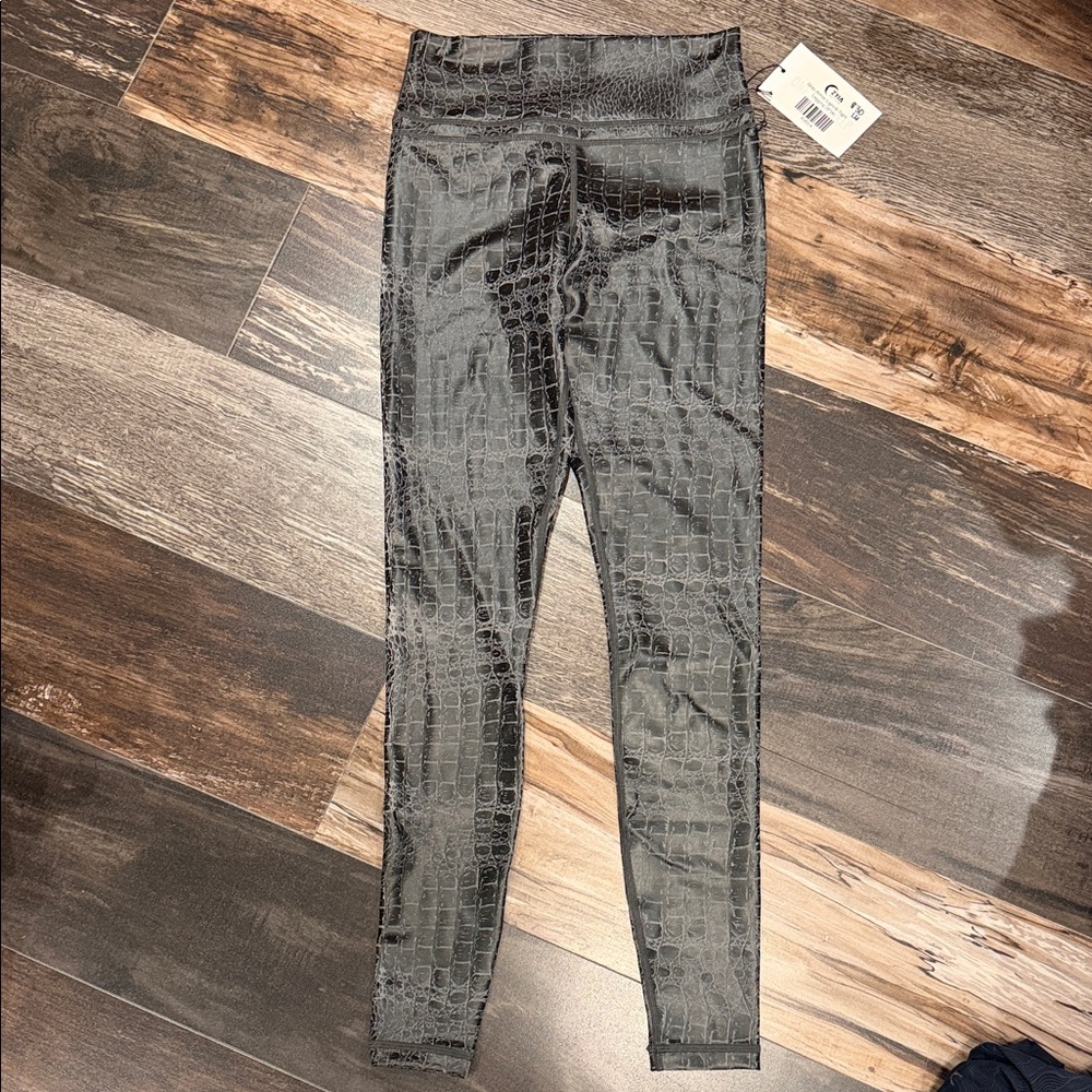 Zyia Grey Armor Light N Tight Legging